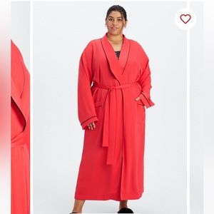 Fabletics Ecosatin Robe